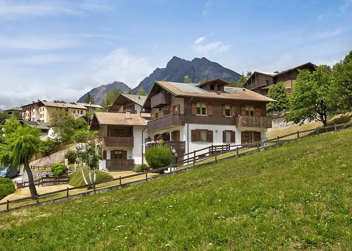 Holly Chalet *